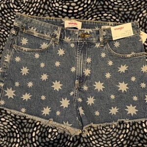 Wrangler Women's high rise vintage 3” shorts